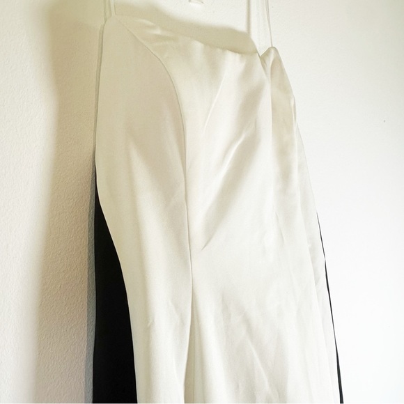 NWT Mac Duggal White and Black Evening Gown Size 12 Style 49003 Prom HoCo Formal - Picture 4 of 11